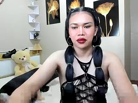 hugecelestina Show Webcam