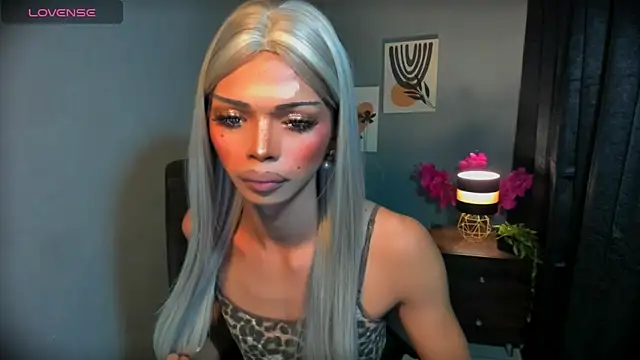 xEllaineCumsLotx Show Webcam