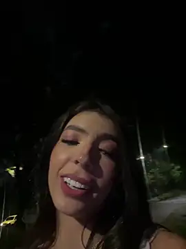 NINA_ROSEE397のライブXXXチャット