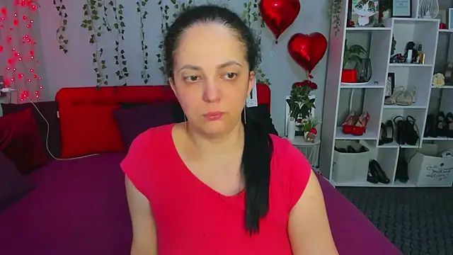 DarlingMilf: διαδικτυακό σόου στην κάμερα