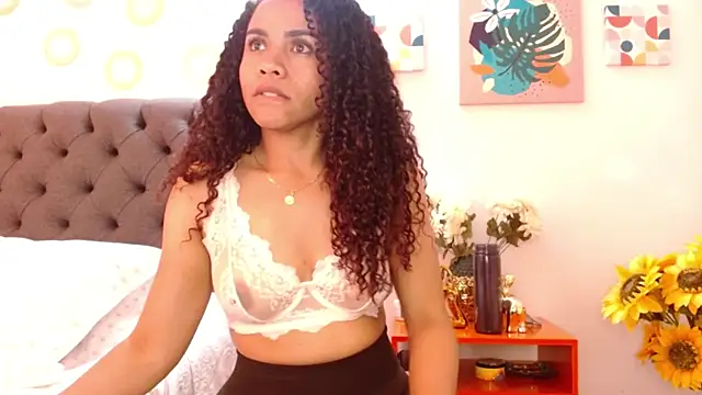 Valentina-Ferrer Chat XXX live