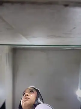 Isabella-Teen Adlı Modelin Canlı XXX Sohbeti