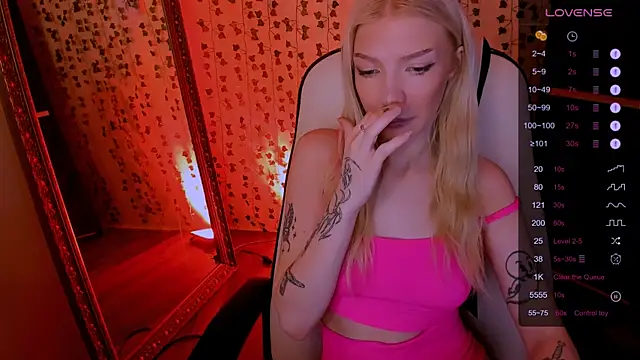XXX chat uživo modela AnyaTaylor_