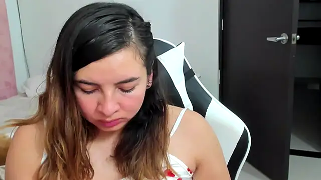 Chatroom XXX en direct de __Emma__11__Lecat_