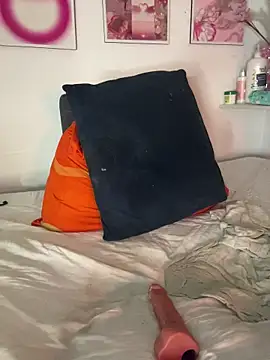 halana_squirts 现场XXX聊天