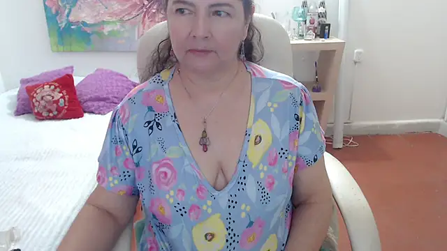 leonela_69 即時 XXX 聊天