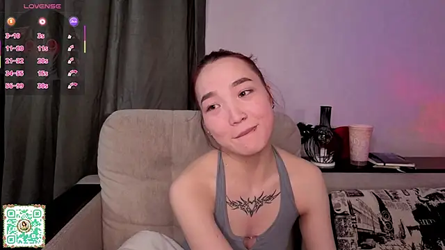 OdetteBiddy's Live XXX Chat