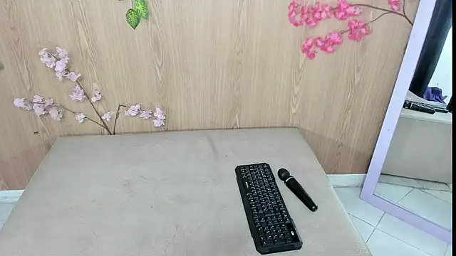 Webkamerová show jenelotizz06