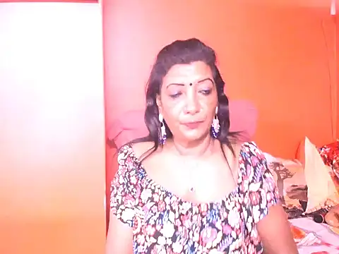 indiansarika65's Live XXX Chat