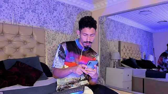 Czat XXX na żywo – NoaahTylor