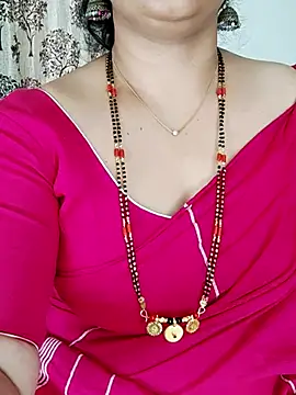 Pokazy przed kamerką – Hot_Sexy_Niharika