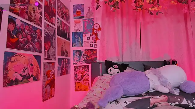 MissCurvyTop live XXX chat