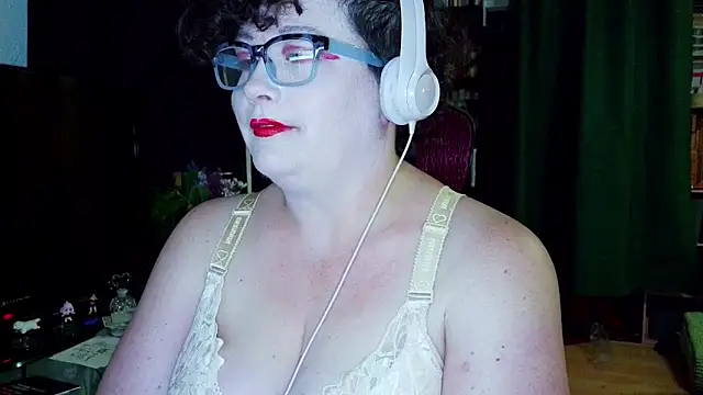 Chat +18 de DyvLazuli ao vivo