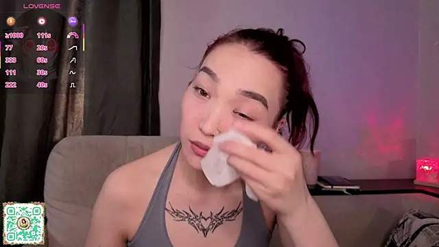 OdetteBiddy élő XXX-chatje