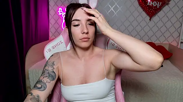 Curious_Lily – Naživo XXX chat