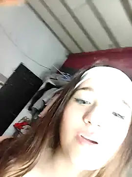 Webkamerová show dieciochoyundia