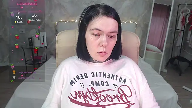 Qwerty_Anna_Lbo élő XXX-chatje