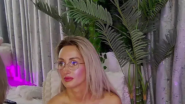 XXX chat uživo modela IsabelleEthan