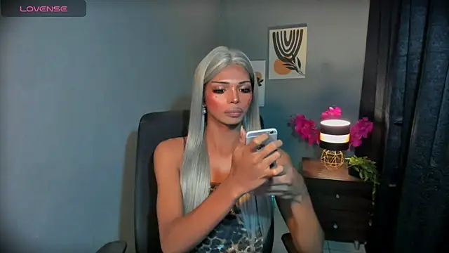 xEllaineCumsLotx Adlı Modelin Web Kamerası Şovu