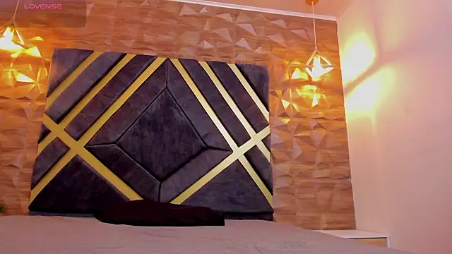 Oliver_Laurent_ Adlı Modelin Canlı XXX Sohbeti