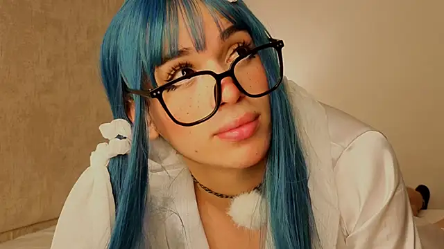 Nioki_: διαδικτυακό σόου στην κάμερα