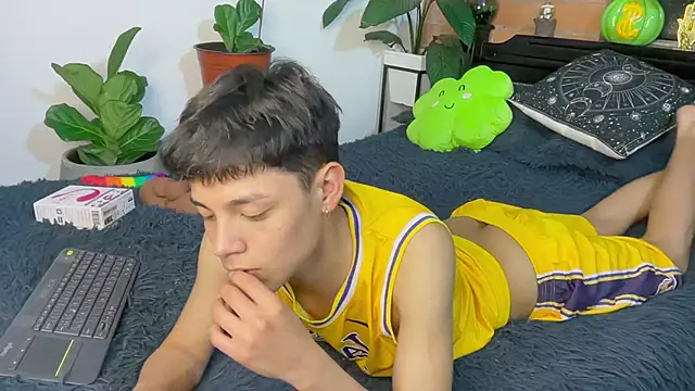 Andy_Belier23: απευθείας συνομιλία ΧΧΧ