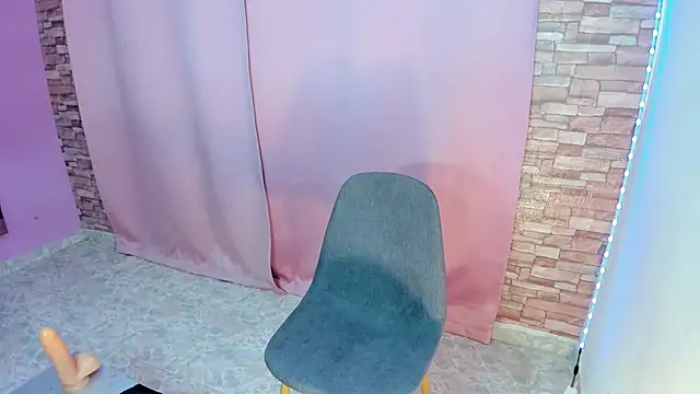 Ashley_Alexa: διαδικτυακό σόου στην κάμερα