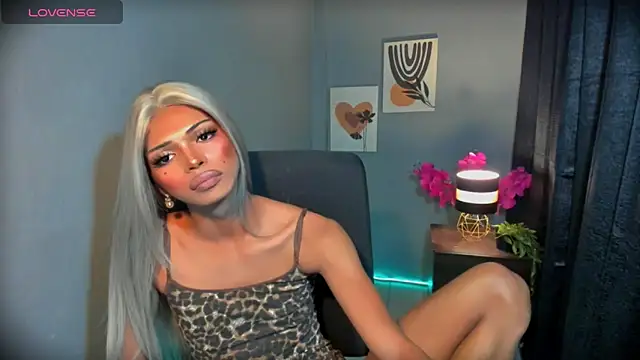 xEllaineCumsLotx Adlı Modelin Web Kamerası Şovu