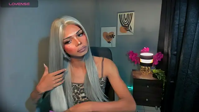 xEllaineCumsLotx's Webcam Show