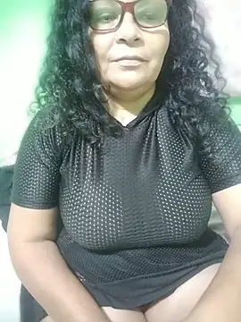 Amarantha25 Adlı Modelin Canlı XXX Sohbeti