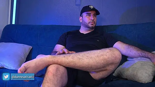 dantesatrianii: διαδικτυακό σόου στην κάμερα