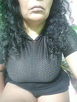 Amarantha25 élő XXX-chatje