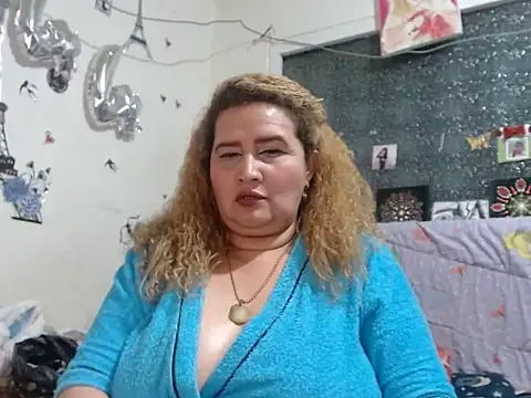 Perla1981-- élő XXX-chatje