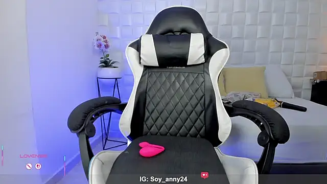 anny_rouse24: απευθείας συνομιλία ΧΧΧ