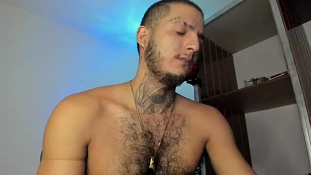 Chatroom XXX en direct de Lord_LuciferHotDirty777