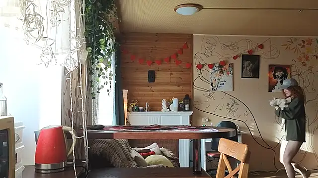 XXX chat uživo modela emiliyafox_