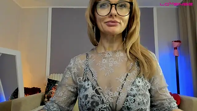 Monika-peach's Live XXX Chat