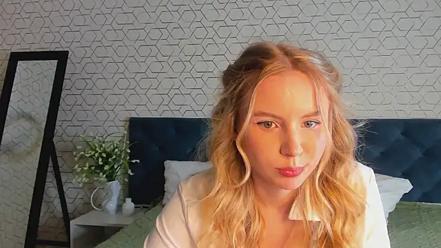 Linda__Bloom Obrolan Langsung XXX