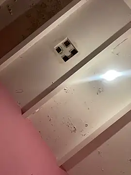 XXX chat uživo modela Maya_Manes