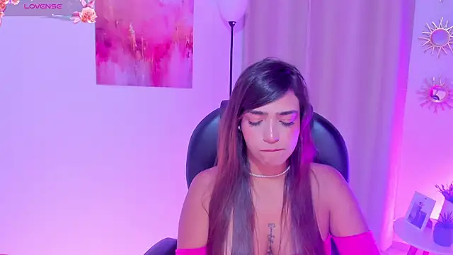 MariamRivera_ Adlı Modelin Canlı XXX Sohbeti