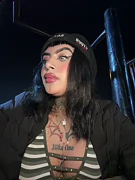 LauriInk1 即時 XXX 聊天