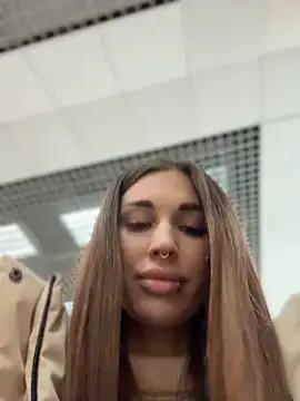 Charming_Ritta Chat XXX live