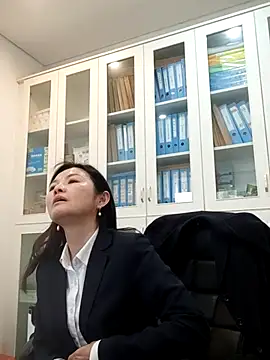 ialnuyoa_h 现场XXX聊天