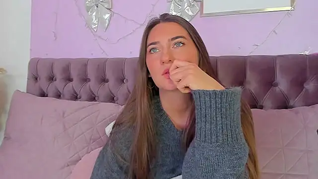 Evalaniss: онлайн-секс-чат