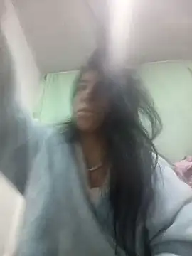 Ariell_Kieran Adlı Modelin Canlı XXX Sohbeti