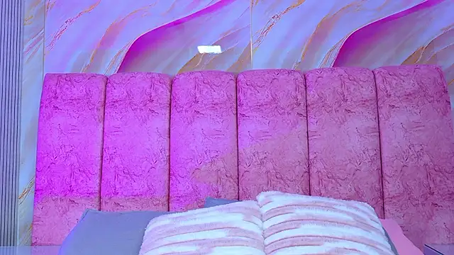 แชท XXX สดของ emmacurvy