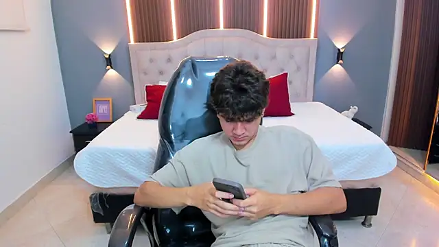 Tommy18__ Live XXX-Chat