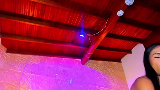 Chat +18 de kimberly_Gonzalez1 ao vivo