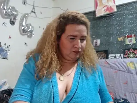 Perla1981-- Live XXX Chat