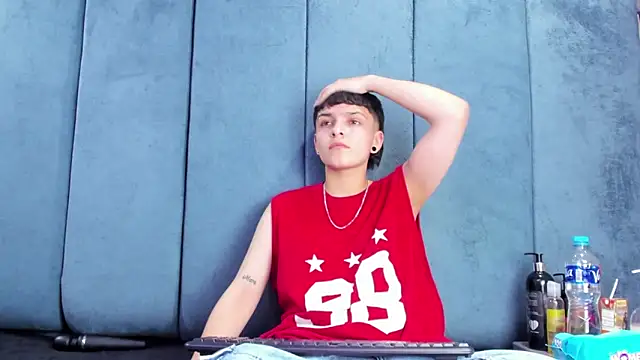 Chat +18 de Megan_Thompson_ ao vivo